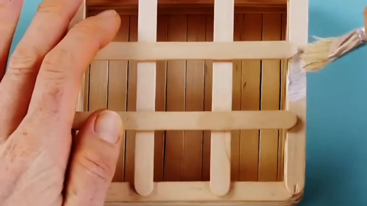 Making nail polish tray with ICE CREAM sticks