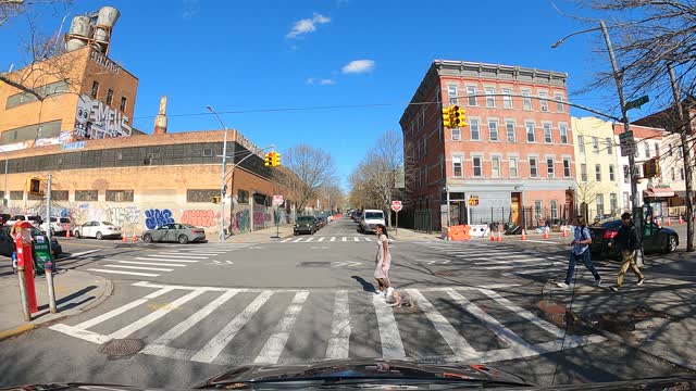 Driving Around Thru 04-12-2022 NYC Brooklyn Green Point 4K (02)