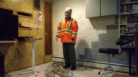 How to get a parrot mad and angry