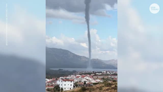 Towering waterspout twists on Turkey's coastline | USA TODAY