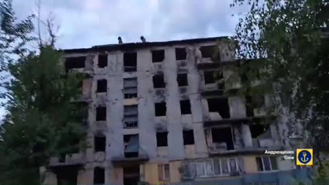 Mariupol - Russian military are hiding in houses "under repair".