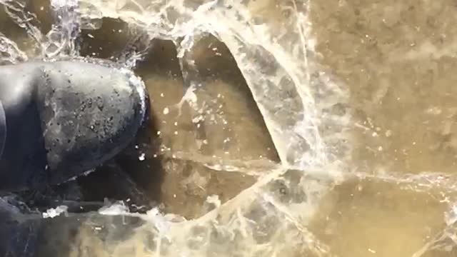 Ice breaking slo mo