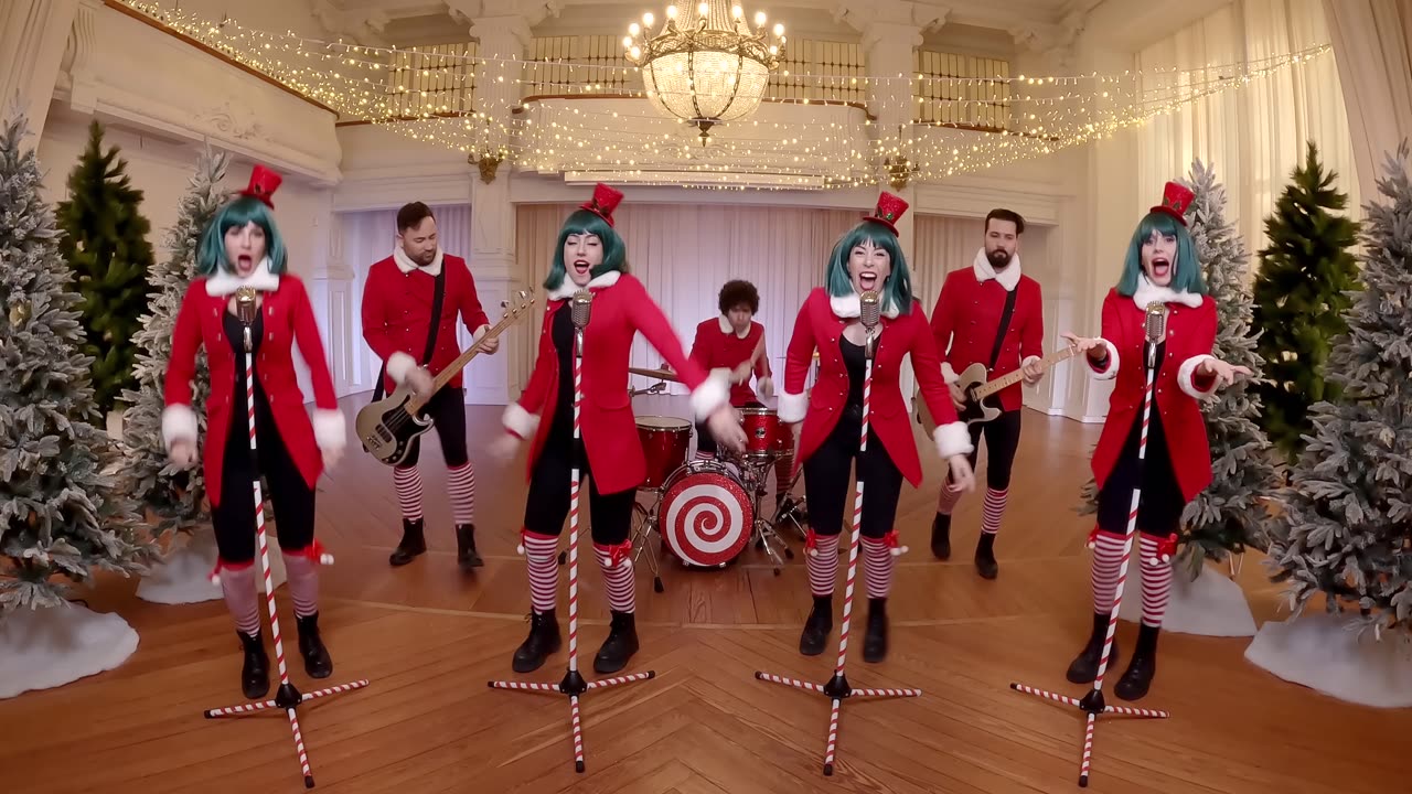 Broken Peach - Sleigh Ride (Christmas Special)