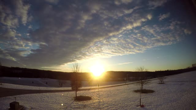 Sun Rise 1 27 23 34f/1c