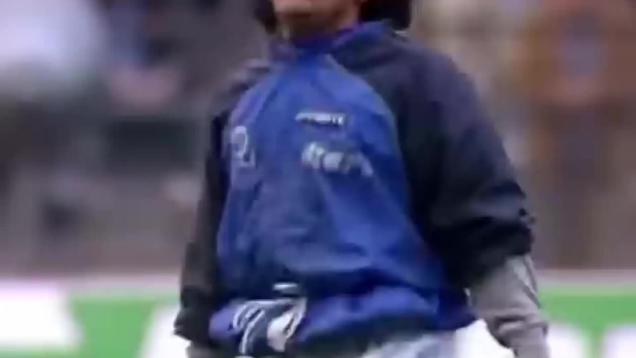 The most famous dribble of Maradona!