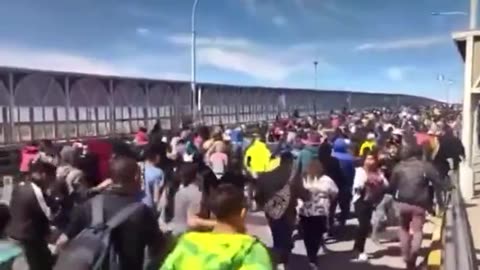 Hundreds Rush The Border As Title 42 Crisis Gets Underway