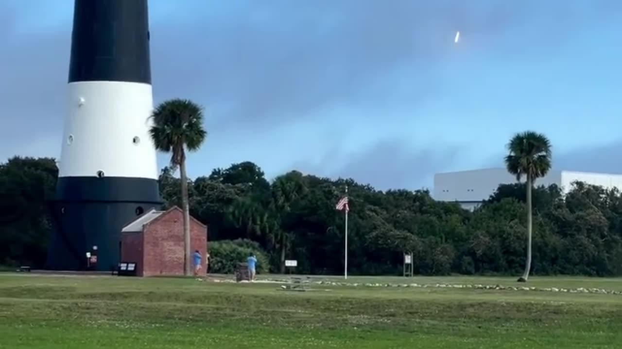 The falcon heavy's landing