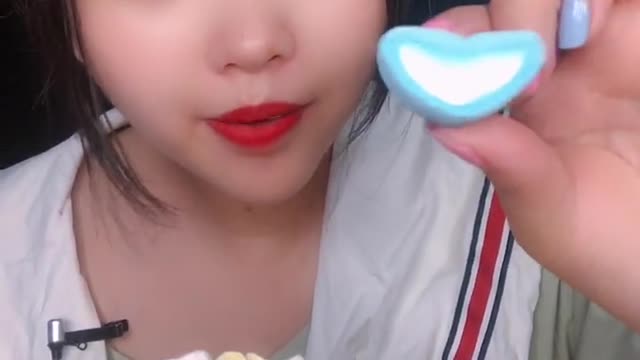 Asmr water drinking and eating