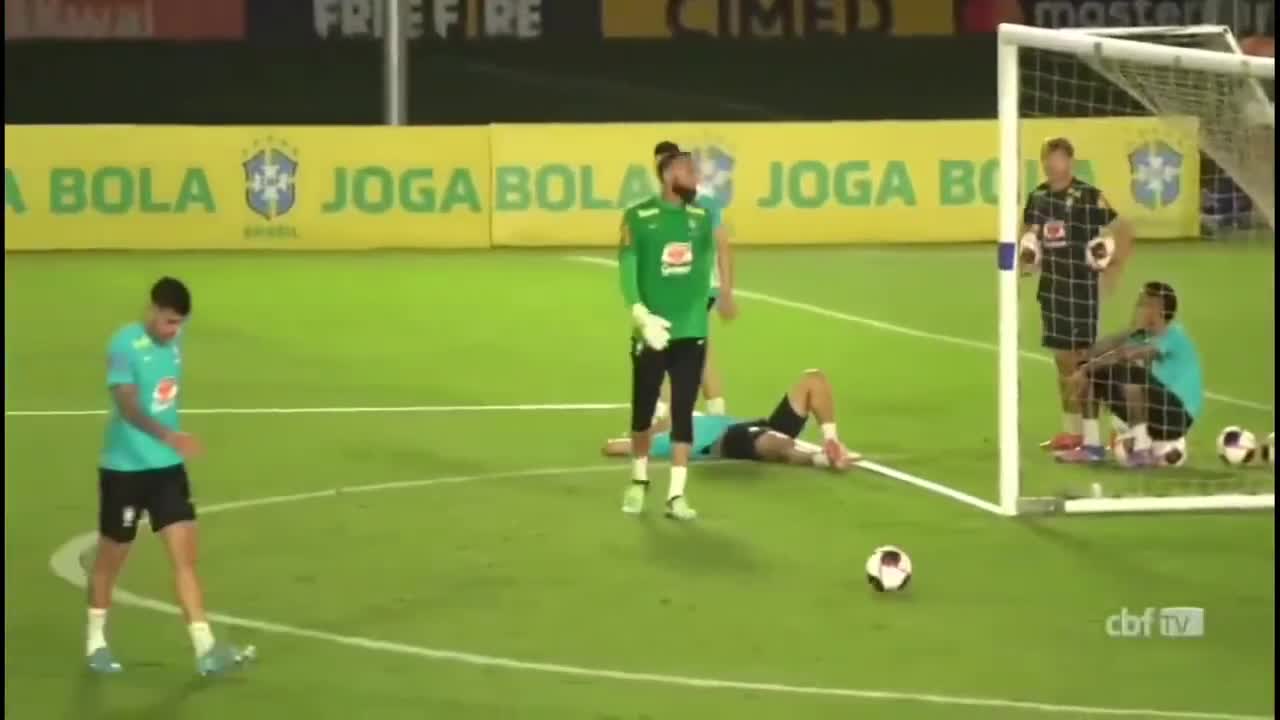 😳Gabriel Martinelli Brazil training in BEAST MODE!