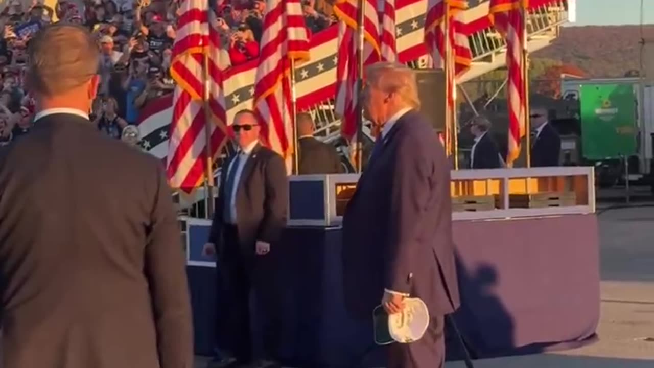 Trump enters the rally to the Undertakers Song