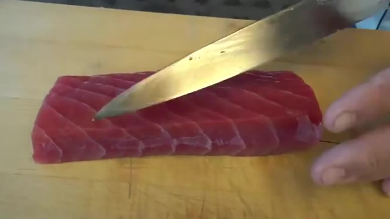 Tuna_Fish_Cutting_Sushi