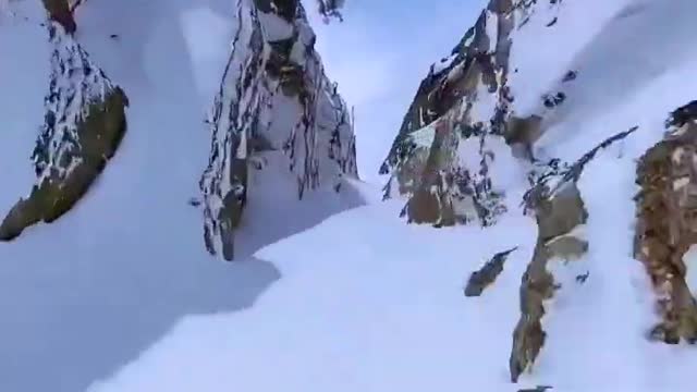 skiing here look so easy 🤯🤯