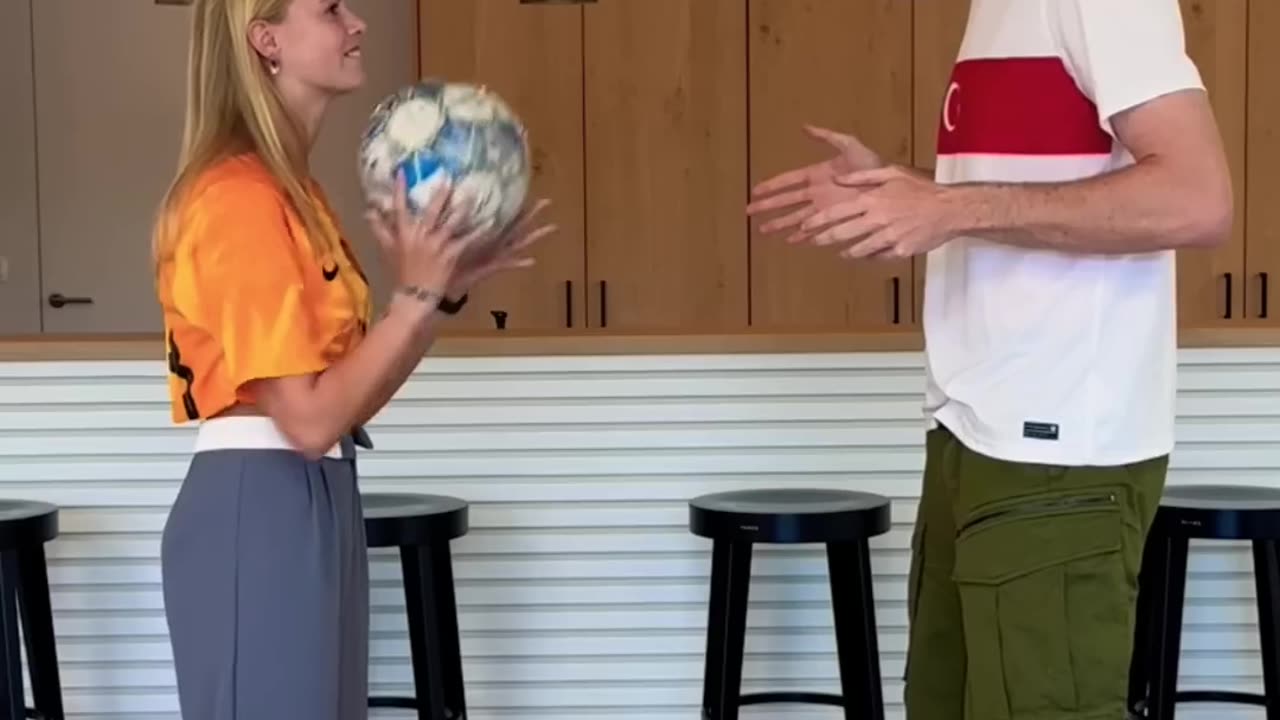 HAND SHOCK CHALLENGE. 💯😱