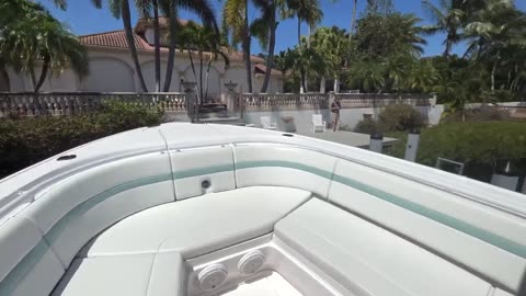 2019 Intrepid 327 Open