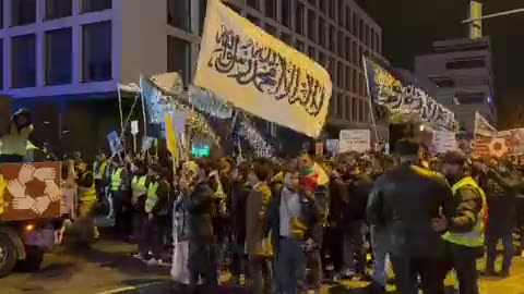 1500 Islamists gathered today in Essen, Germany to protest against pt 2