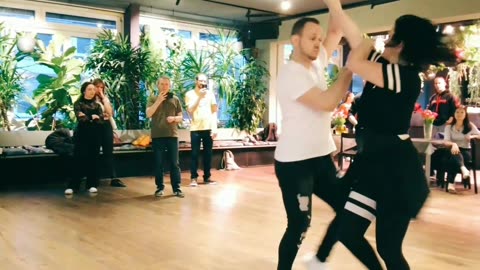 Der Workshop mit Gianni und Tatjana bei unserer Veranstaltung "Bachata Candy Night".