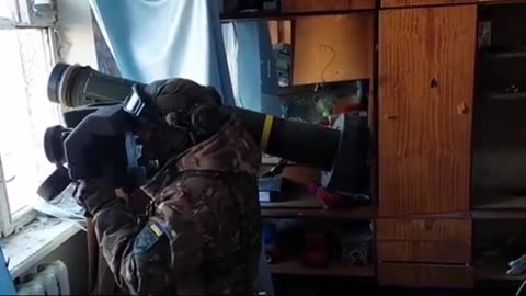 UKRAINIAN SOLDIERS TURNED BAKHMUT'S HOUSES INTO TRENCHES (JAVELIN)