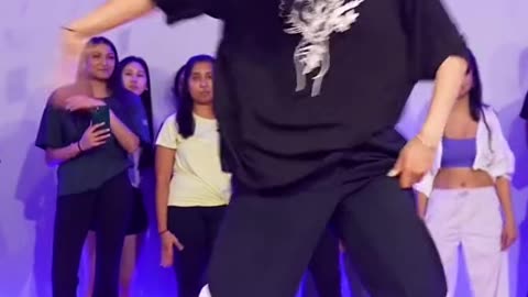 Dancing video song mere dhol Judaiyan di