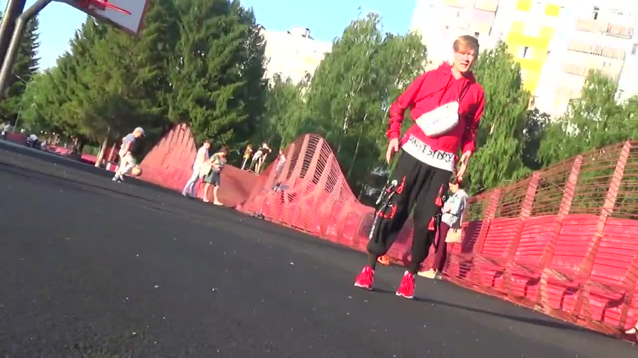 СТАНЦЕВАЛИ НА ДЕТСКОЙ ПЛОЩАДКЕ 😍