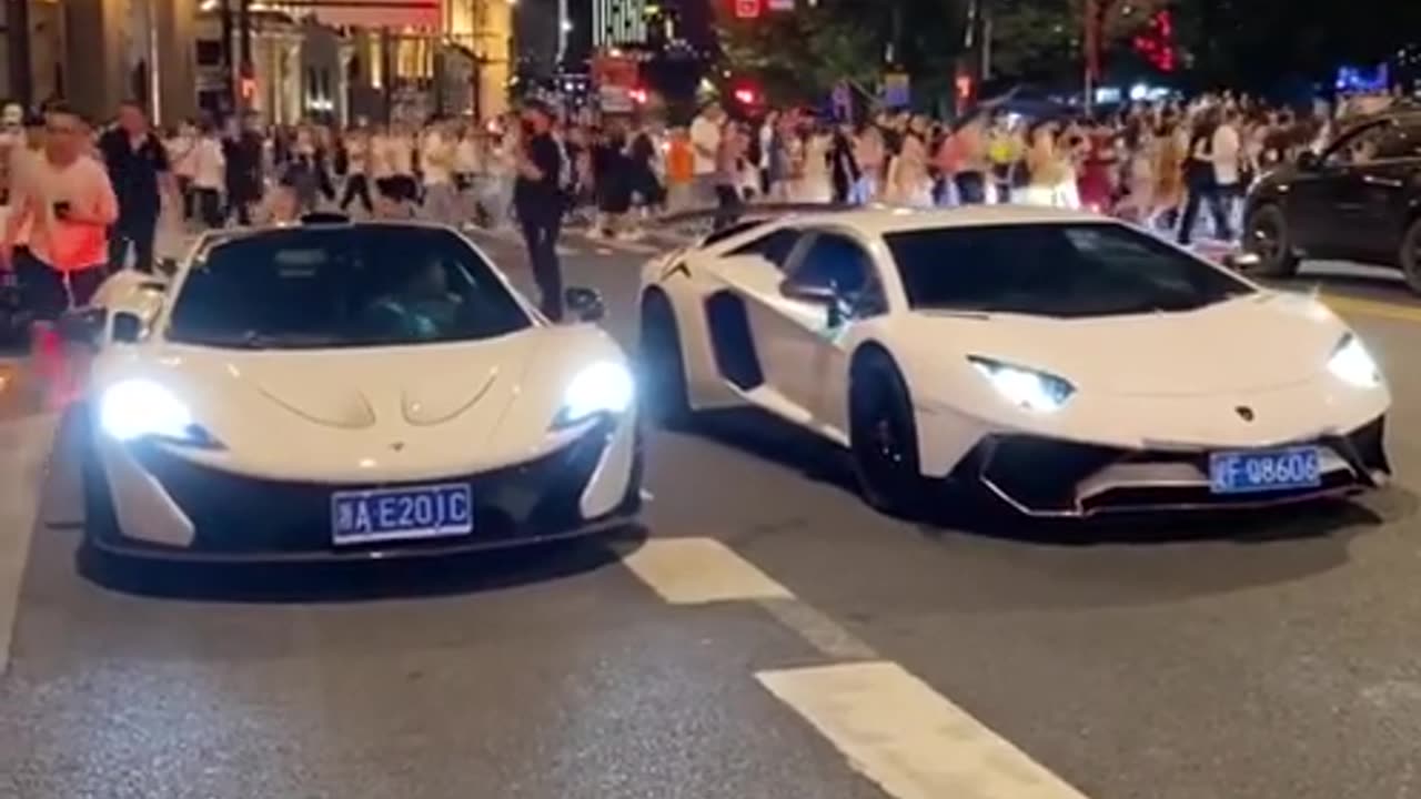 Maclaren P1 OR Lamborghini