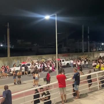 Fãs do RBD sofrem arrastões na saída de show no Rio de Janeiro