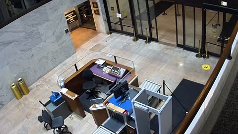 1451HSOB02ConAveDoor_2021-01-06_06h01min01s827ms.mp4
