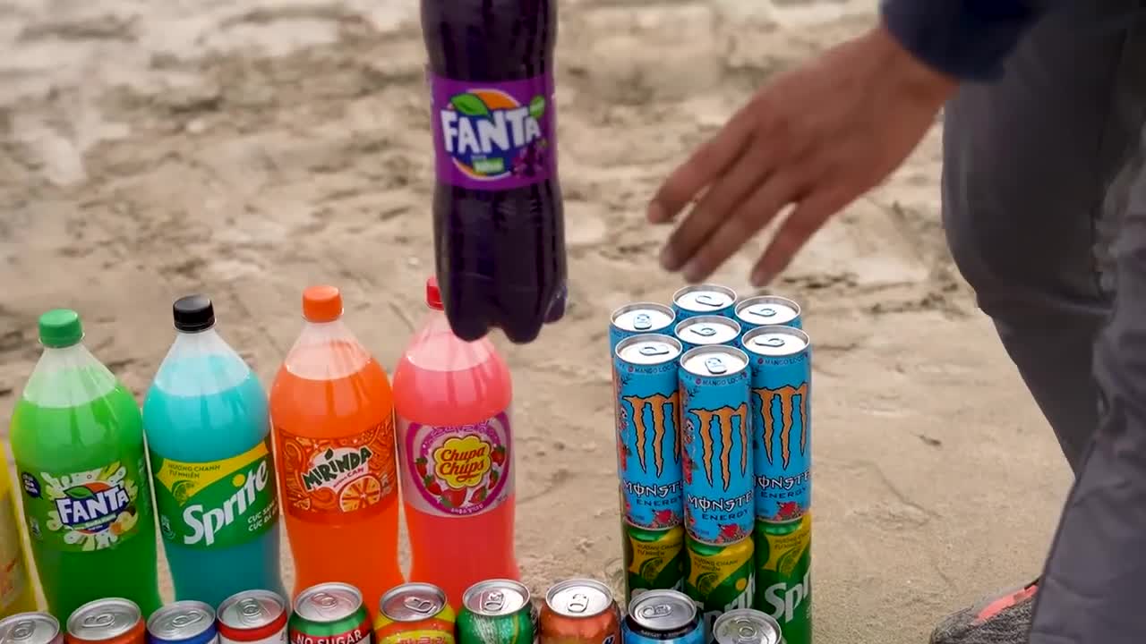 Giant Coca Cola & Big Monster, Chupa Chups, Mtn Dew, Fanta, Mirinda and Mentos soda mix Underground4