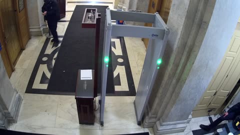 0163USCH01HouseCarriageDoor_2021-01-06_07h18min25s383ms.mp4