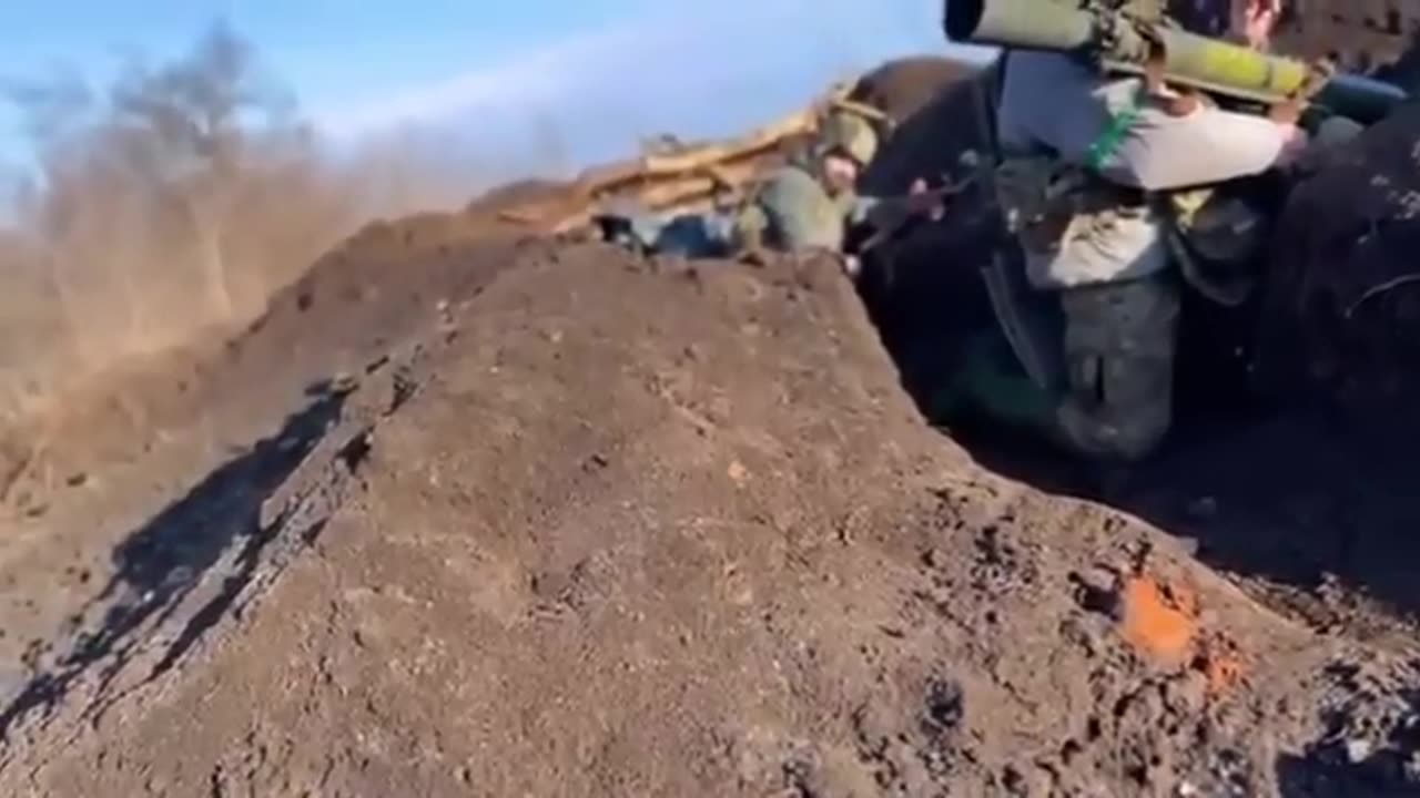 Ukrainians Using the Carl Gustaf Recoilless Rifle