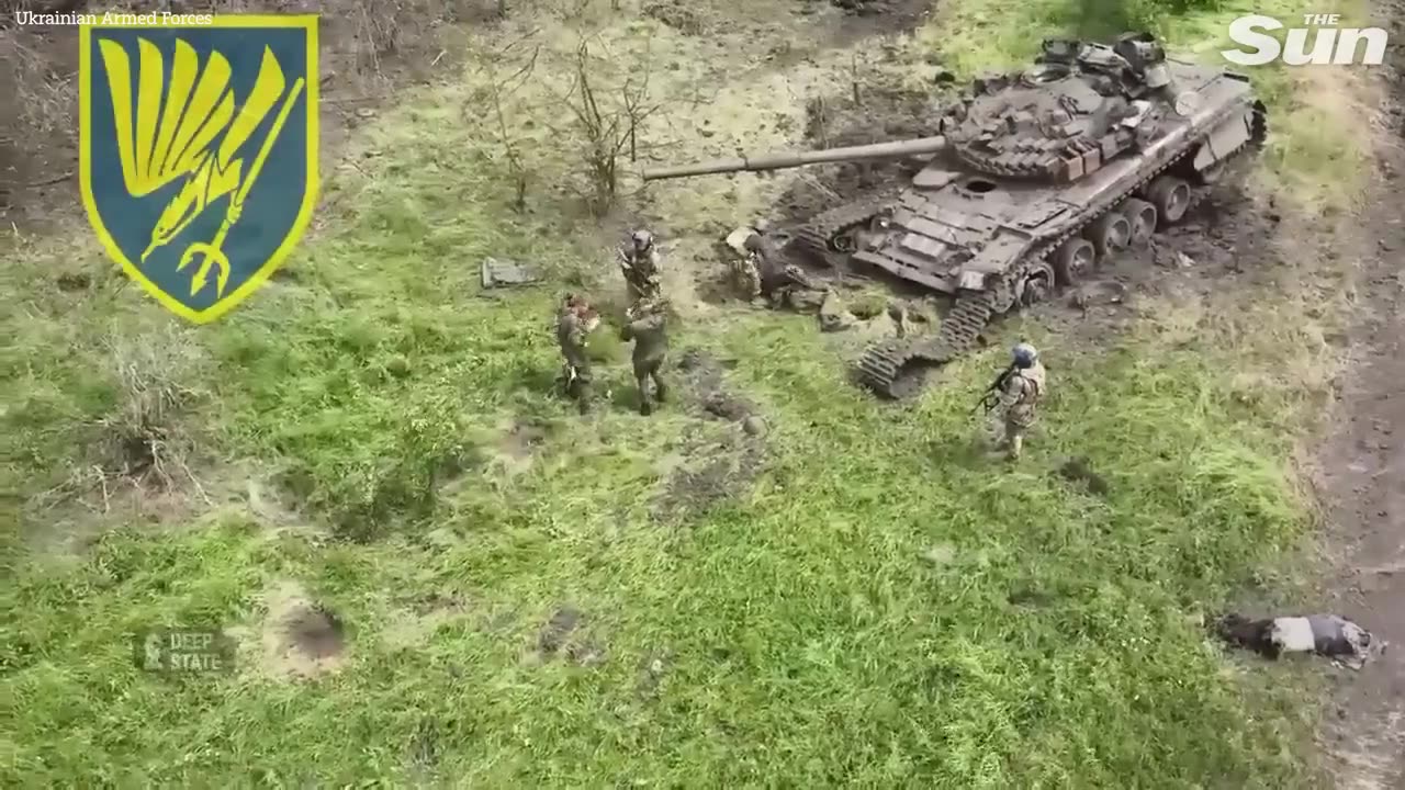 Ukrainian forces blow up two Russian tanks and capture Russian soldiers
