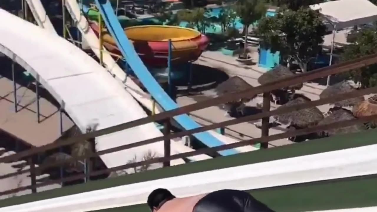 The end 😂😂😂 #funny #fails #viral #shorts #justlaughfolder
