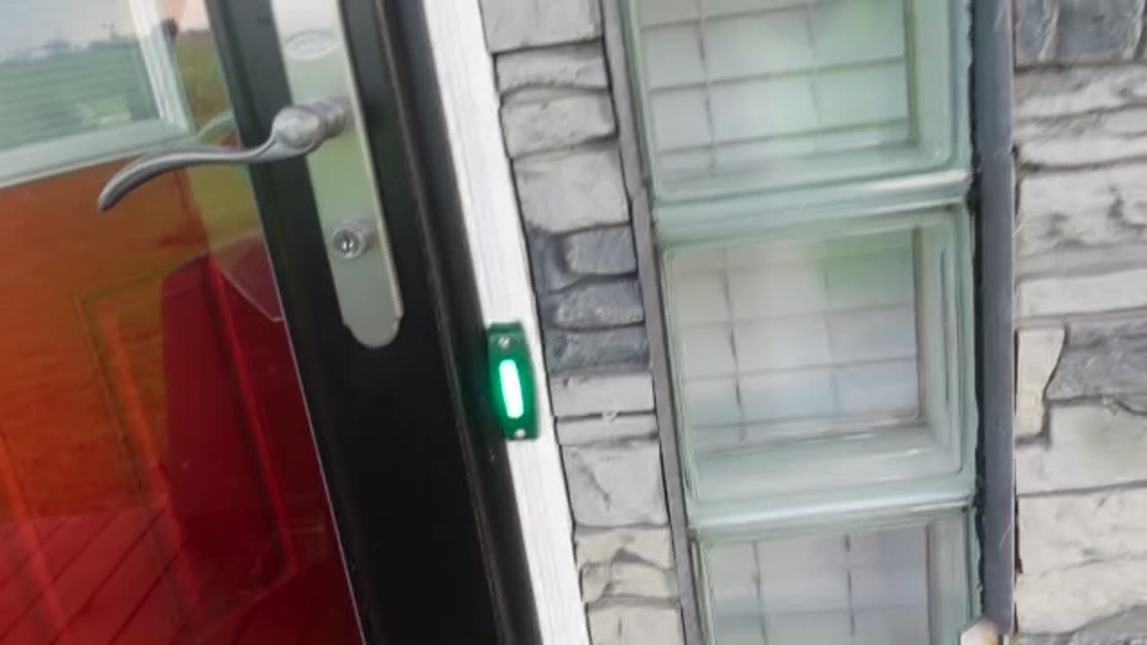 Old Doorbell Get New Green Lamp But The Doorbell Doesn't Work Anymore. BMW 8 Ball Review.