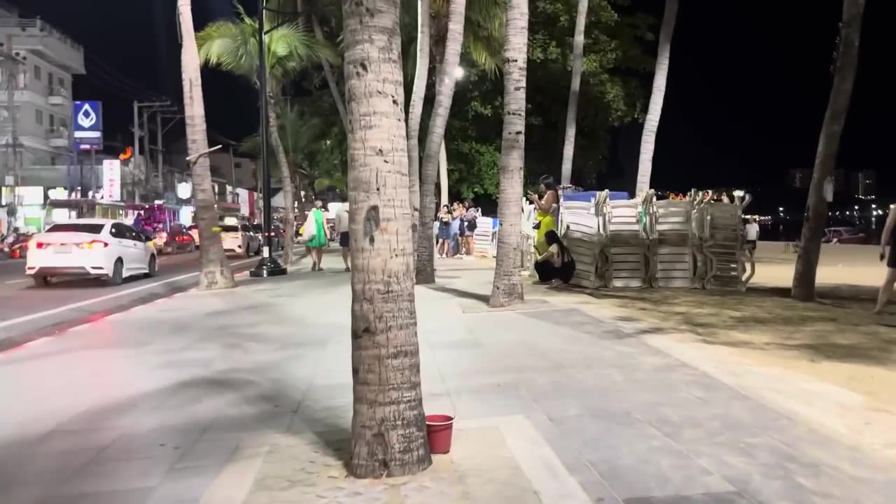 Beach Road Pattaya! Thailand nightlife street walk around. So