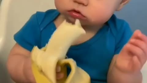 babycute baby eating banana 🍌....🤩