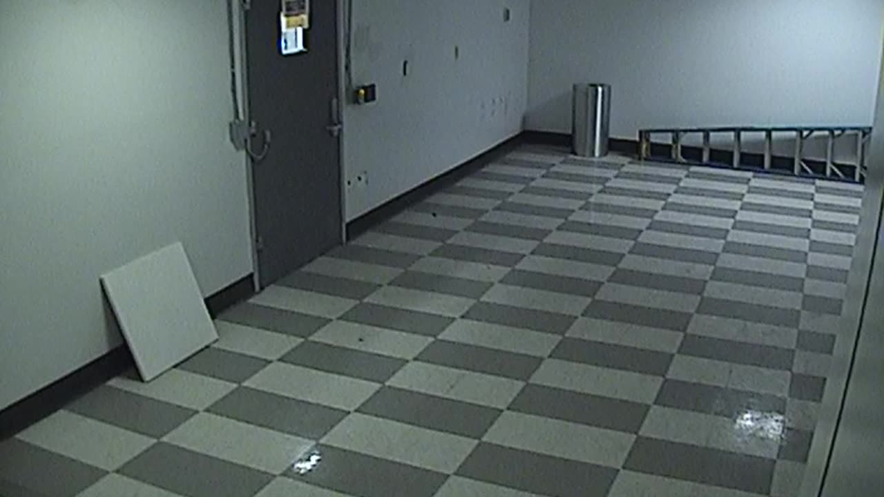 6052RHOBG2G206NorthLobby_2021-01-06_12h00min00s953ms.mp4