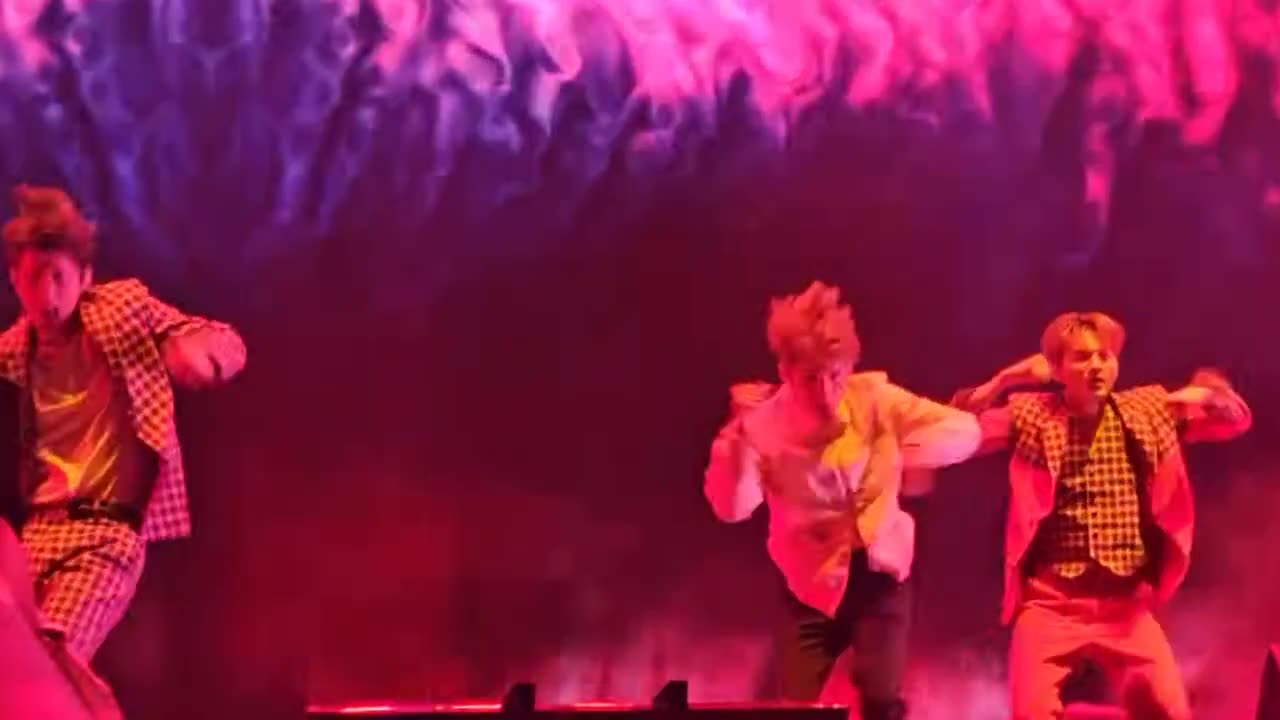 HORI7ON "TIGER" PERFORMANCE AT KAMP FEST MEXICO