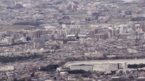 Professional Skills of this 787 pilot landing in Osaka with the most difficult approach