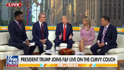 Trump joins Lawrence Jones at NYC barber shop: 'I could have stayed for two hours'