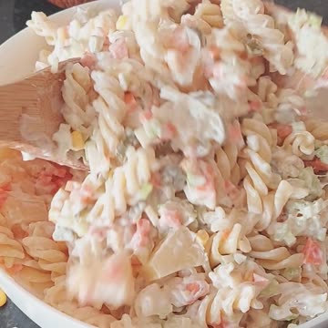 Creamy Hawaiian Style Macaroni Salad 🌺 | #shorts #salad #foryou #macsalad #hawaiianfood #bestfoods