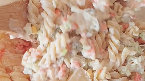 Creamy Hawaiian Style Macaroni Salad 🌺 | #shorts #salad #foryou #macsalad #hawaiianfood #bestfoods