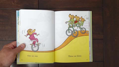 Berenstain Bears : "Bears on Wheels" by Stan & Jan Berenstain