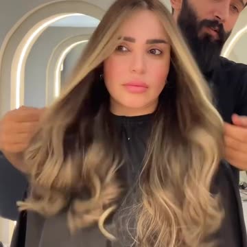 Hairdye tech and haircut