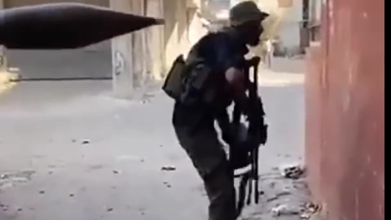 Clashes with heavy weapons and machine guns in Ain al-Hilweh camp, south Lebanon