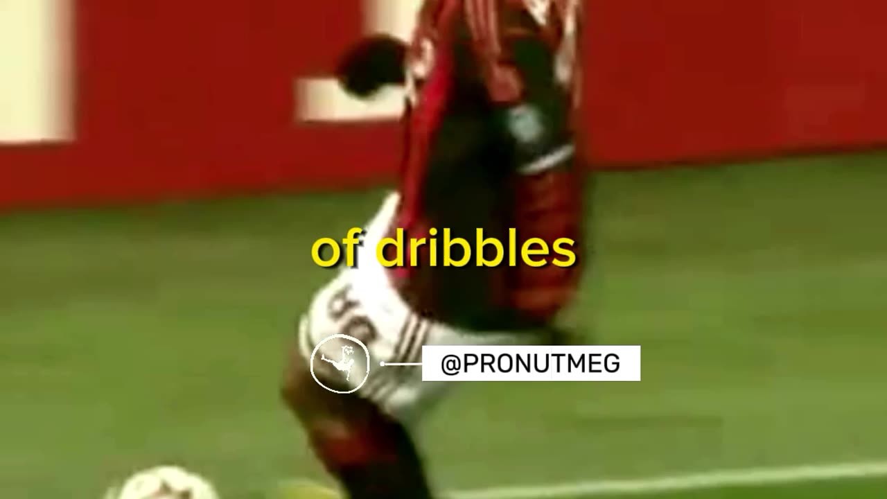 Ronaldinho THE MAESTRO of dribbles!