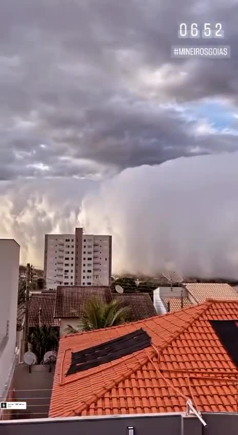 unusual cloud covering the city of Mineiros in Brazil