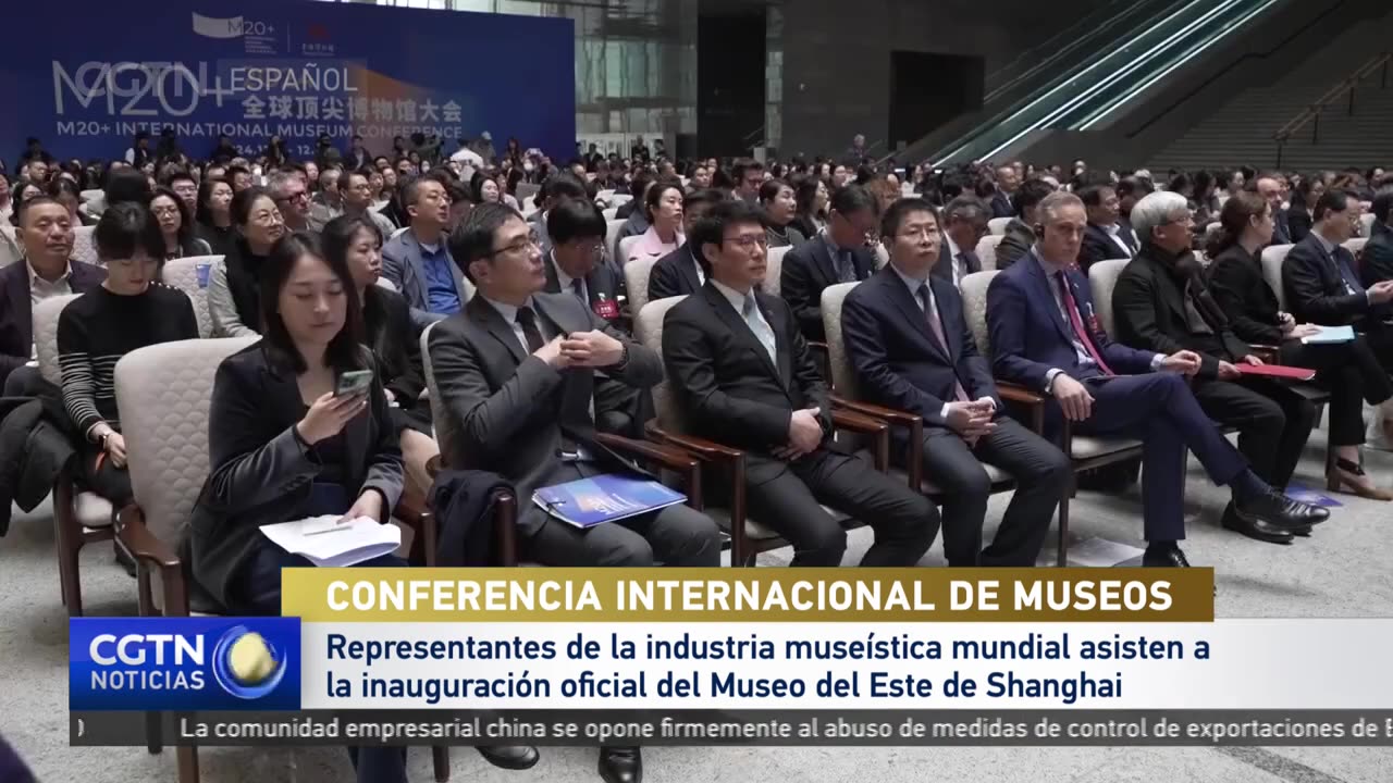 Representantes asisten a la inauguración oficial del Museo del Este de Shanghai