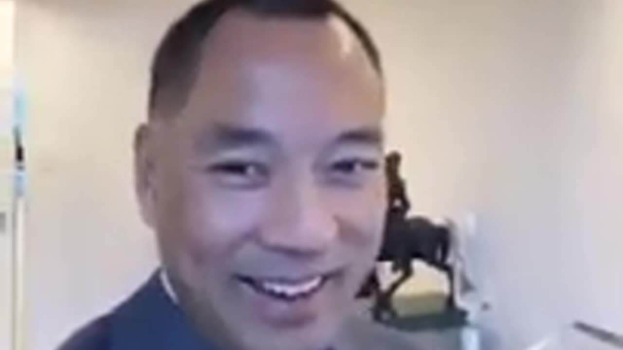 20191108文贵先生视频²：战友们好啊今天是发生很多事情啊今天是个好日子啊一天没发信息了但是太好了啊 好事 好事啊 哈哈哈 Ps搂住搂住
