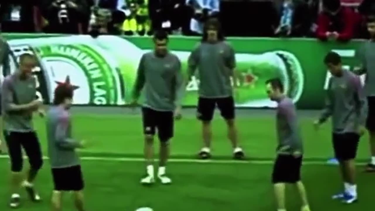 Prime FC Barcelona playing rondo ahead of their 2011 Champions League Final 🔥