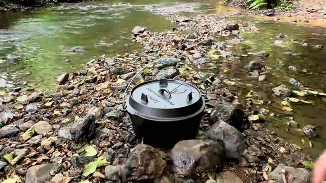 Taşınabilir Fırında Tavuk Nasıl Pişer _ Camping Dutch Oven chicken cooking