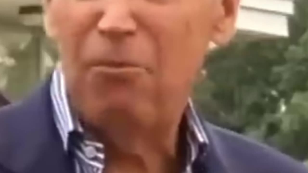 Bumbling Biden makes reporter laugh uncontrollably